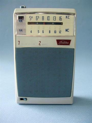 Toshiba - 7 Transistor - 2 Band..jpg